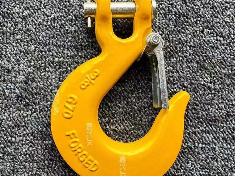 Clevis sling hook with latch, grade 80